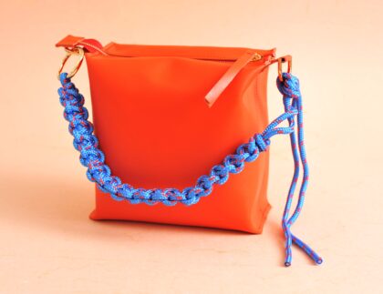 torebka z plecionym paskiem